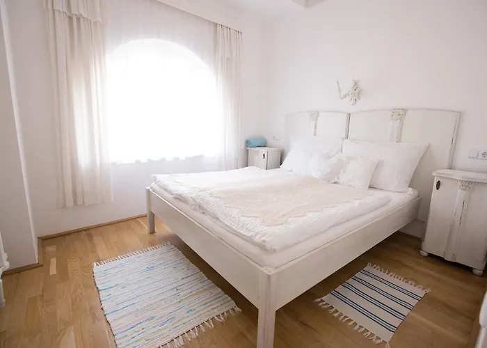 Bacchus - Borbarlang, Badacsony Апартаменты Бадачоньтомай