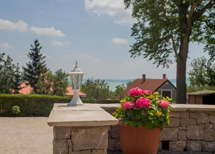 Bacchus - Borbarlang, Badacsony * Badacsonytomaj